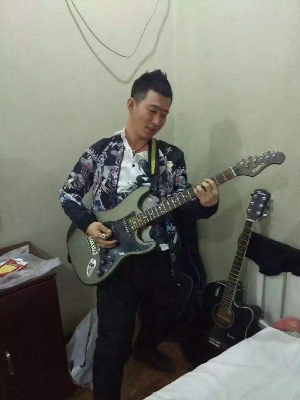 小吉他的第一张照片--武夷山交友网