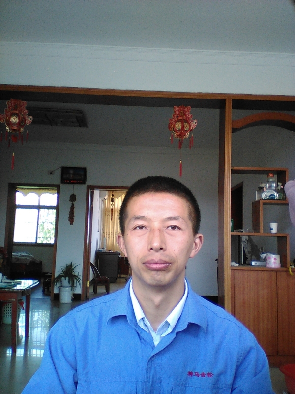 红玫瑰的第一张照片--武夷山交友网