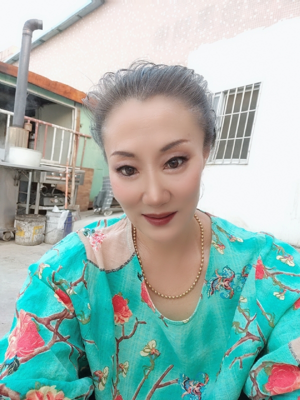 燕子的第三张照片--武夷山交友网